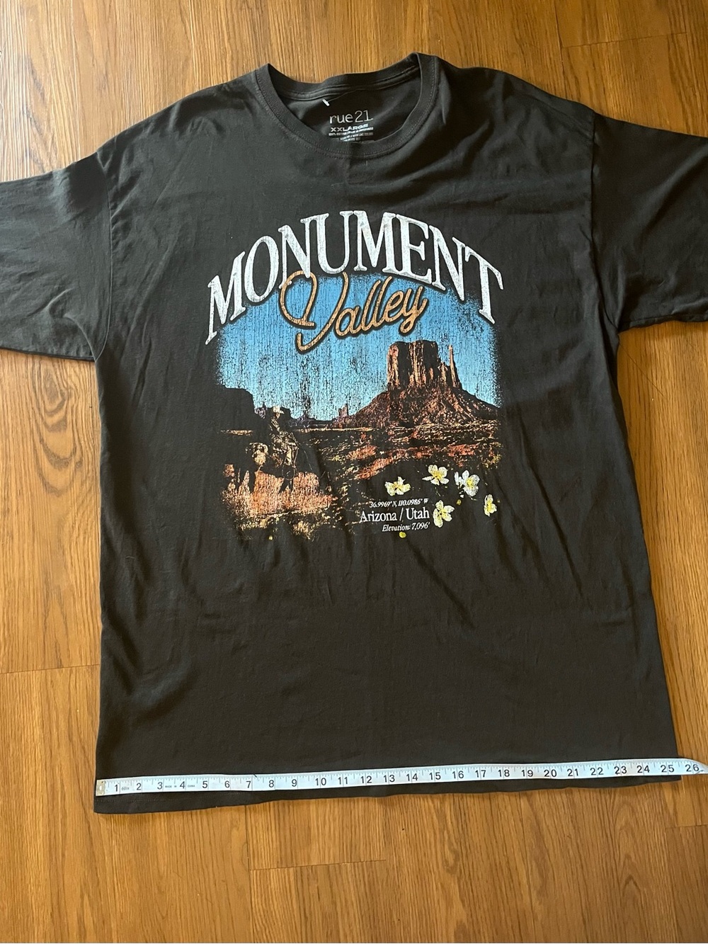 Men’s Rue21 Monument Valley Graphic Tee - Black